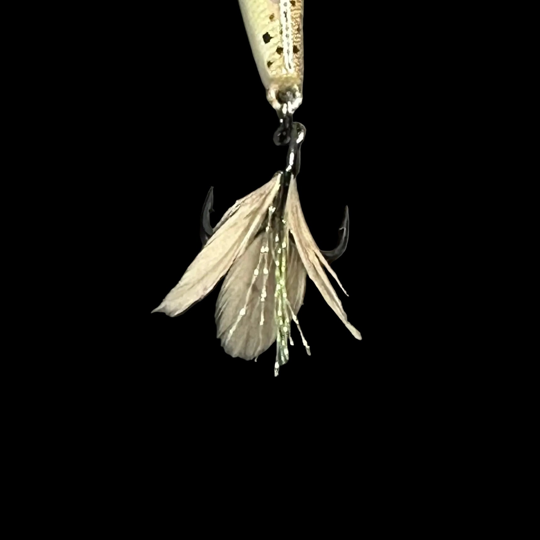 The 4” Yough Bow Jerkbait (Feathered Tail Treble)