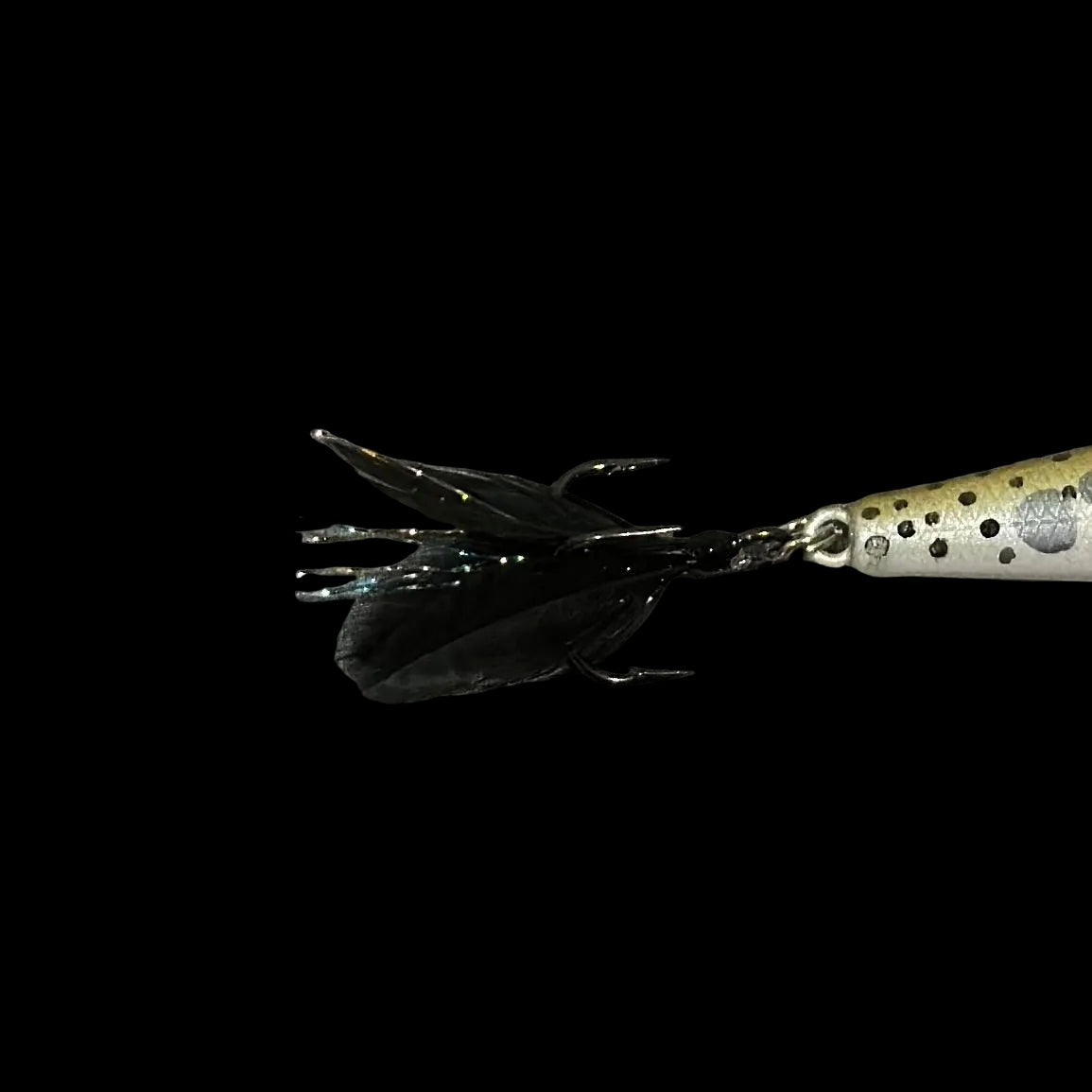 The 3.9” Yough Bow Jerkbait Black Rainbow Flash (Feathered Treble Hook)